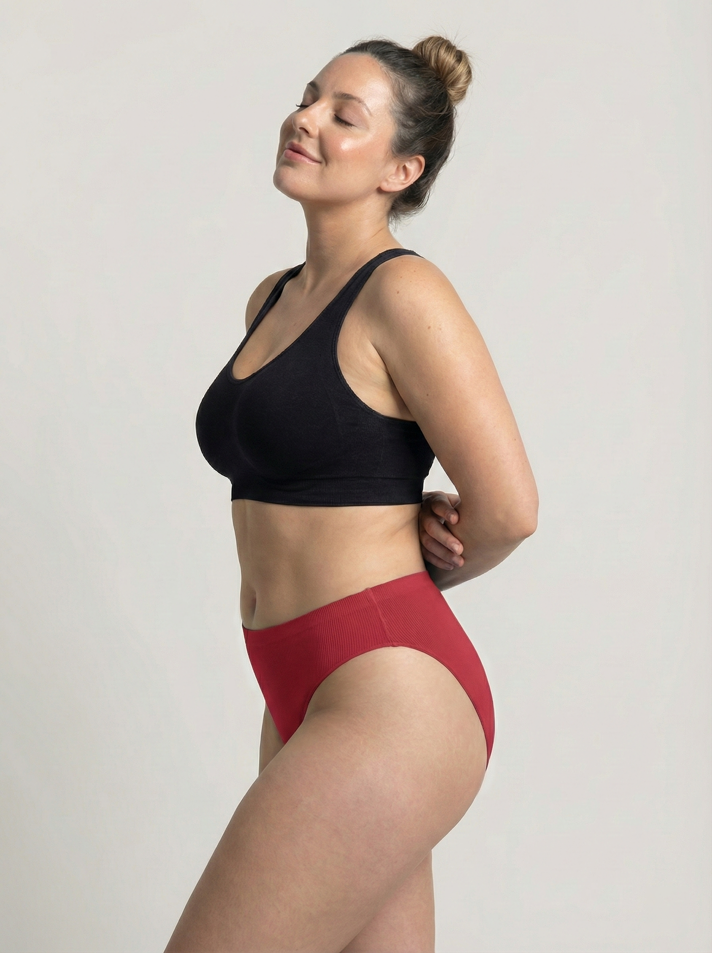 Leak-Proof Seamless Brief